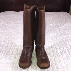 UGG®️leather boots size 9.5 US